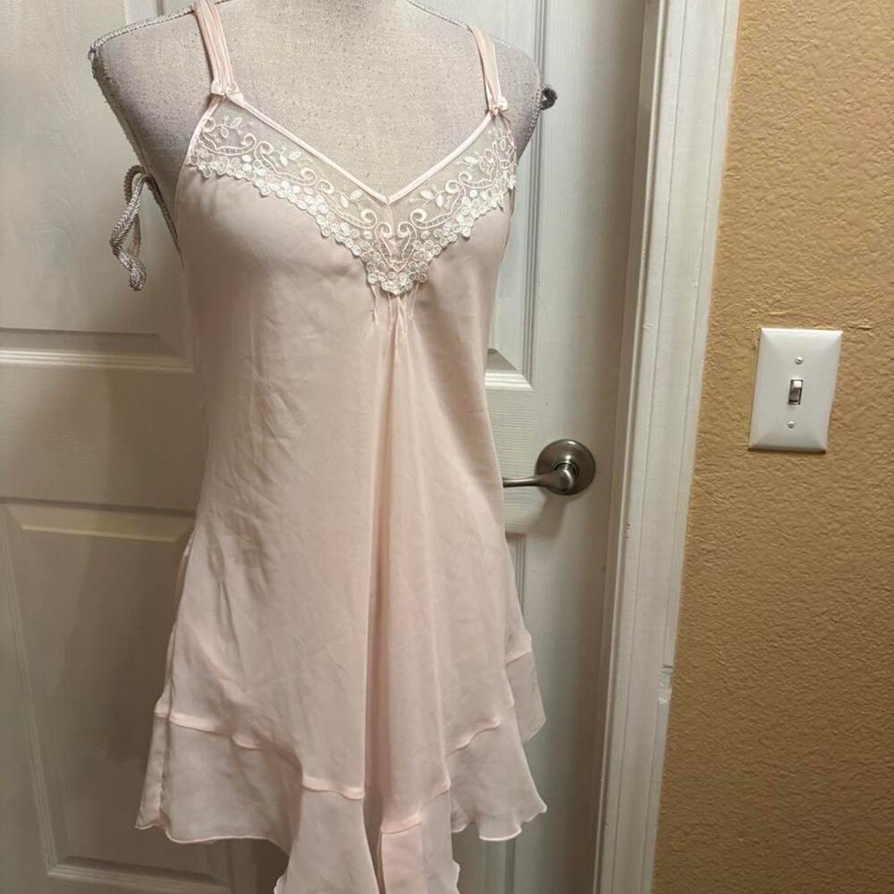 Lina Donatella baby pink slip with white lace trim. Size large